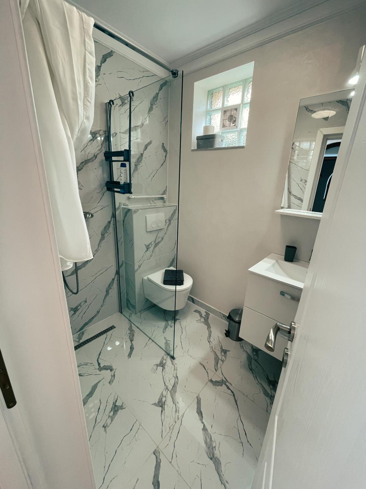Cozy Glen Apartment Targu Mures